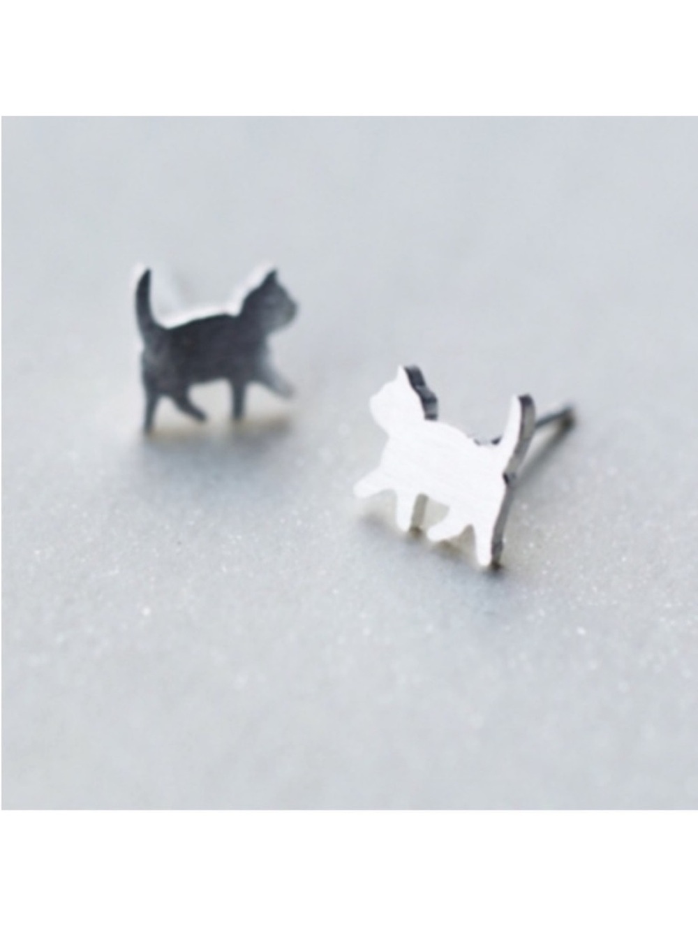 BOUTIQUE Sterling Silver Kitty Cat Dainty Minimalist Stud Post Earrings
